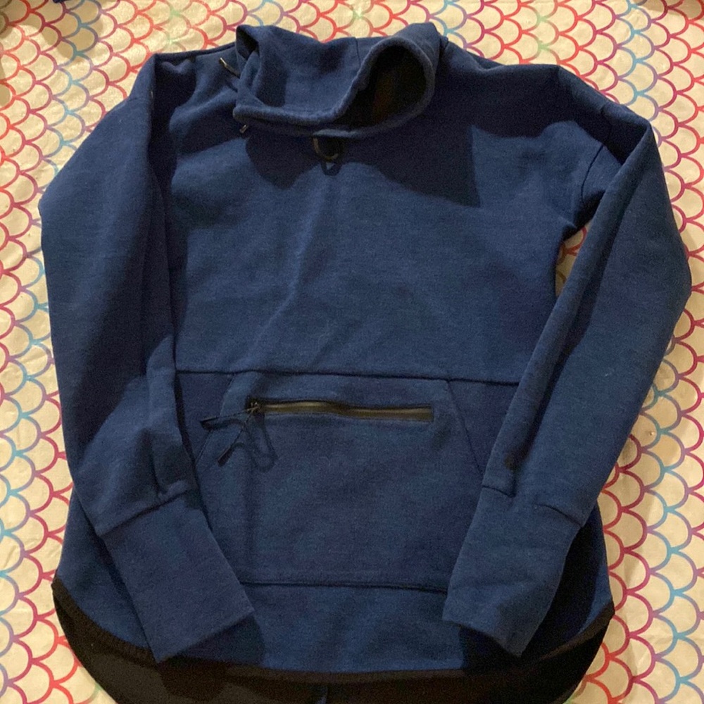 Champion XS hoodie with front pocket